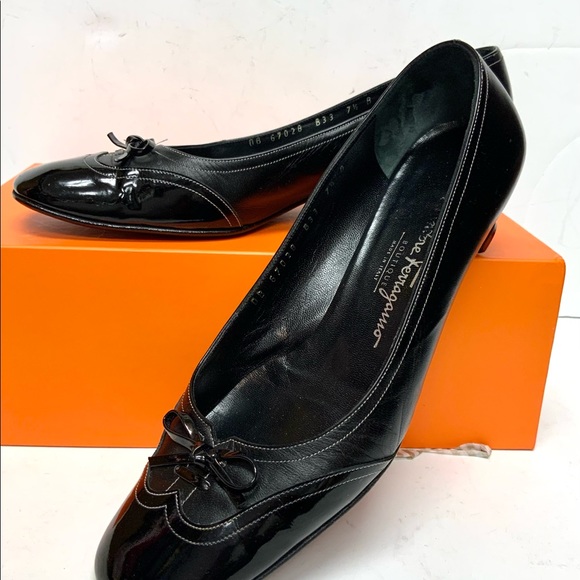 Ferragamo black calf and patent leather low heels 7.5 - Picture 3 of 13